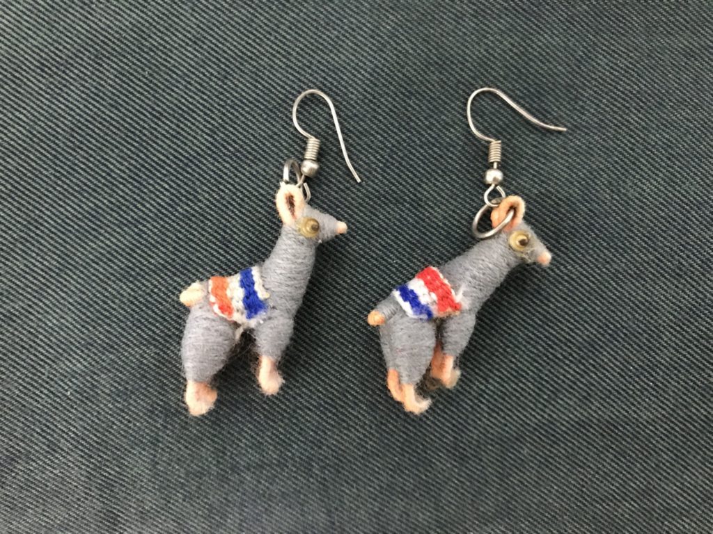 リャマのピアス