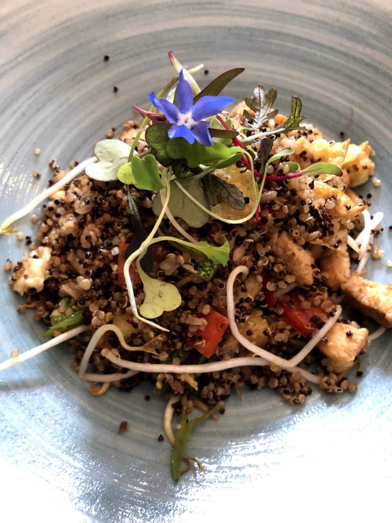 キヌアのチャーハン