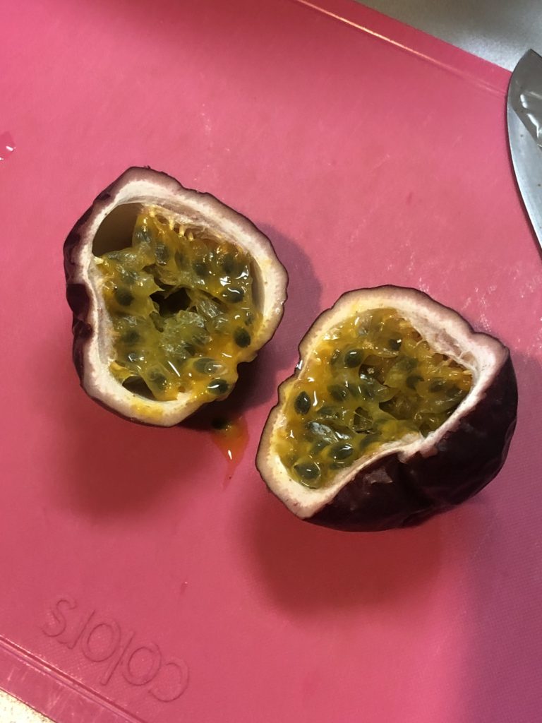 パッションフルーツ（切断
